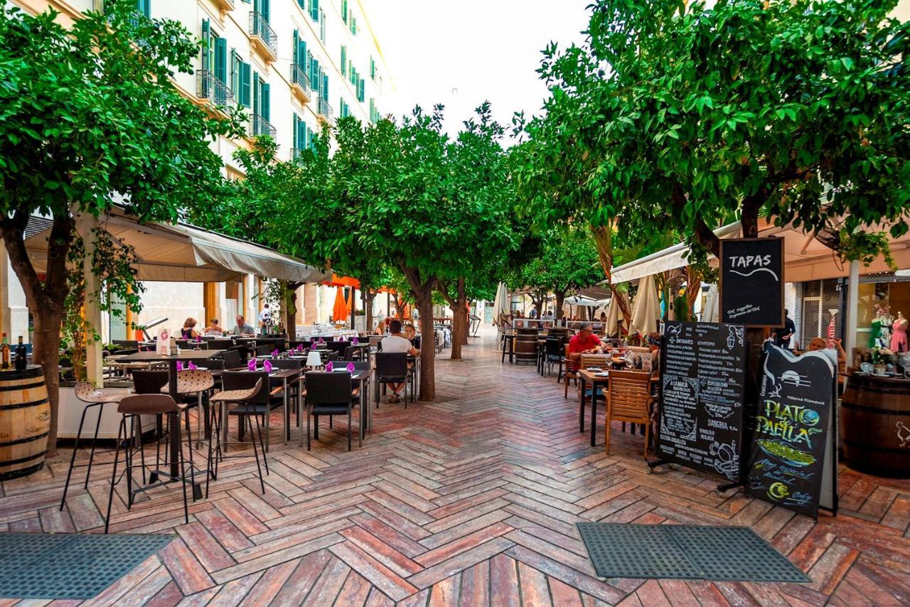 Genteel Home Plaza De Las Flores Málaga Extérieur photo